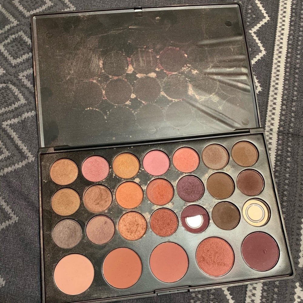 Coastal scents eyeshadow/blush FREE w/ bundle